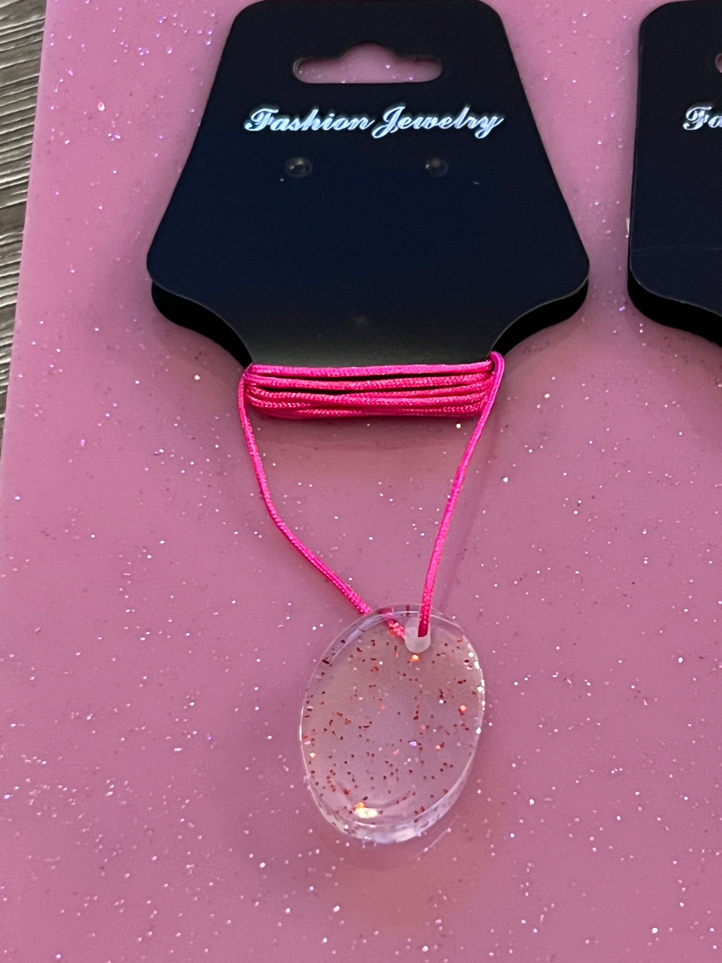 Pendant necklace - small