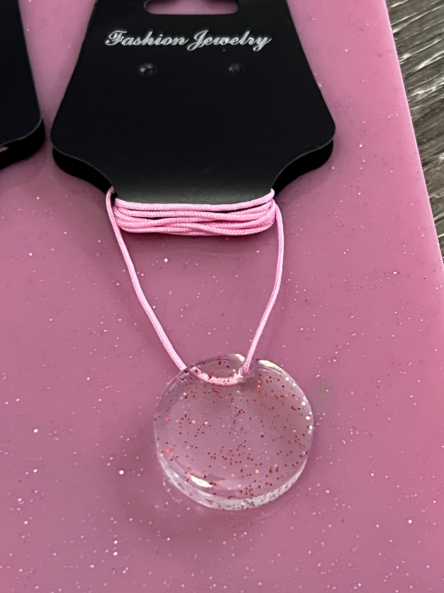 Pendant necklace - small