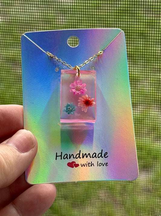 Resin and Dried Flower Necklace