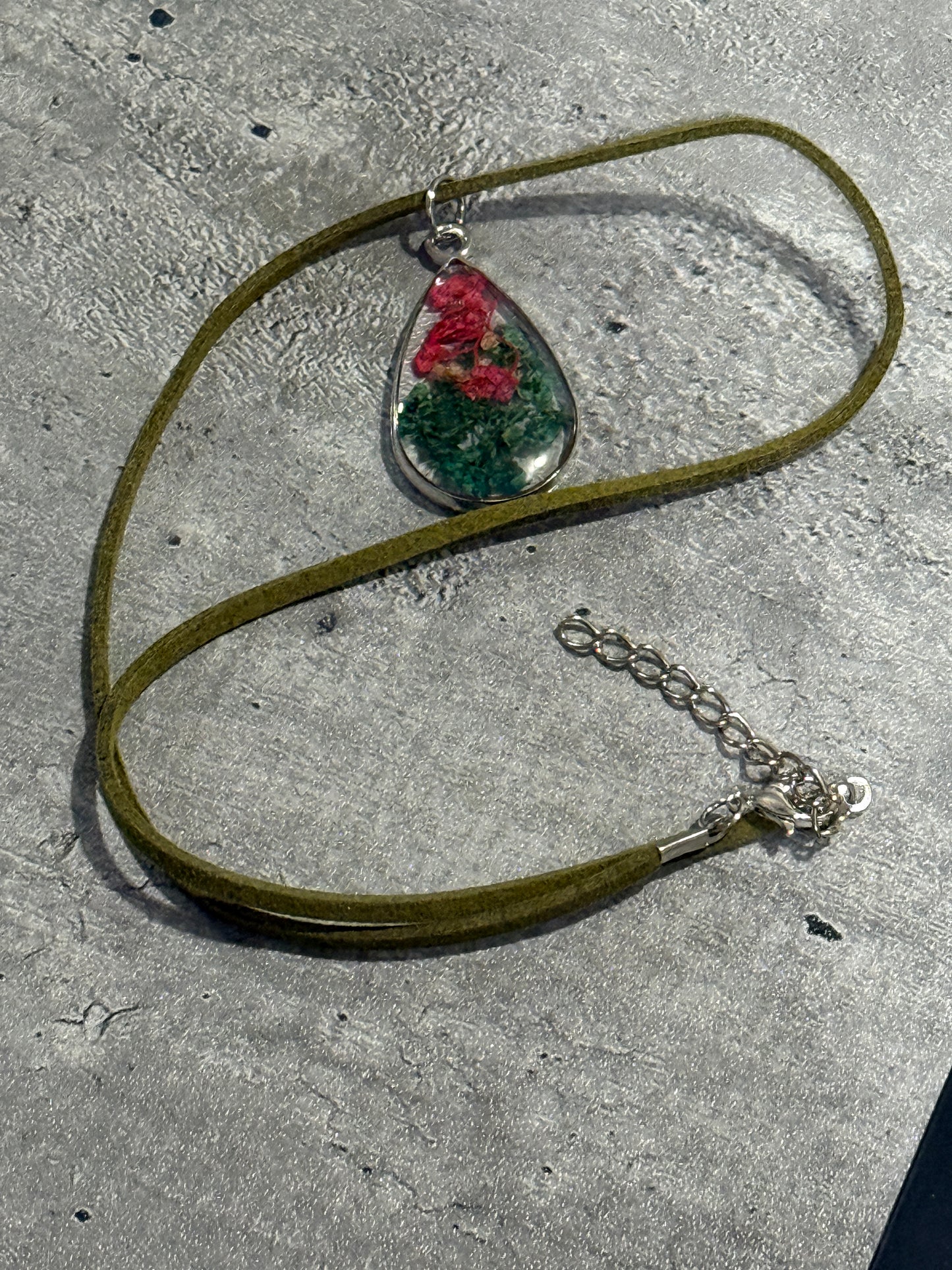 Resin and Dried Flower Necklace